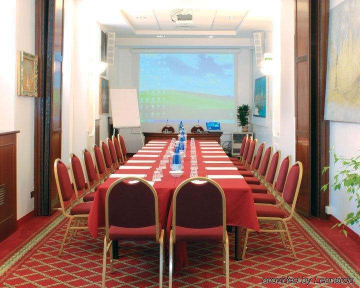 Hotel Villa Vecchia Monte Porzio Catone Kemudahan gambar